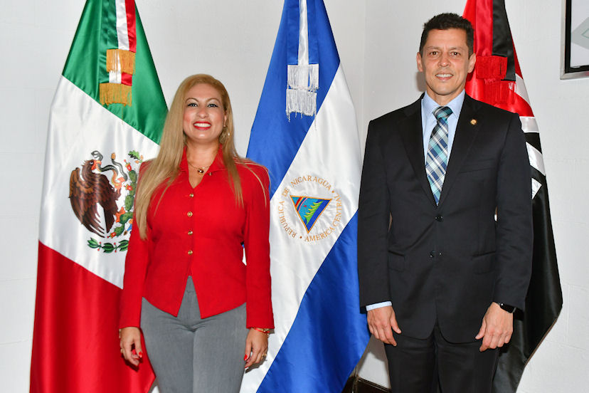 Nahiry Silwany, responsable de Promoción Internacional del Intur, y Juan Carlos Gutiérrez Madrigal, embajador de Nicaragua