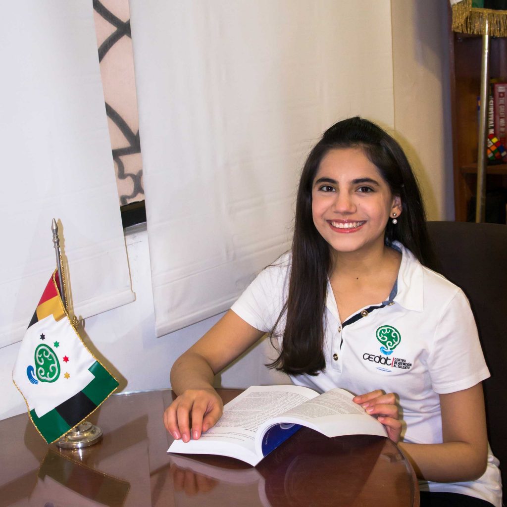 Dafne Almazán, la psicóloga más joven del mundo