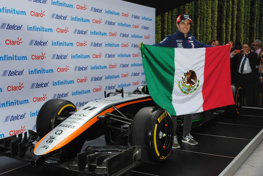Checo Pérez, ansioso por subirse a su McLaren en el Autódromo Hermanos Rodríguez