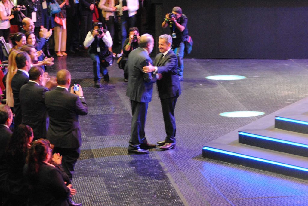 Nicolás Sarkozy saludó al empresario mexicano Carlos Slim. Revista Protocolo Copyright©