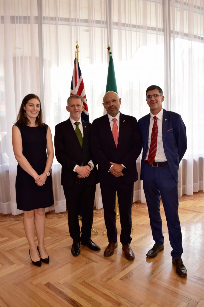 Equipo de la Embajada de Nueva Zelanda en México: Diana Hawker, vicejefa de misión; Mark Sinclair, embajador; Jorge Argüelles, agregado comercial, y Terry Meikle, consejero agropecuario