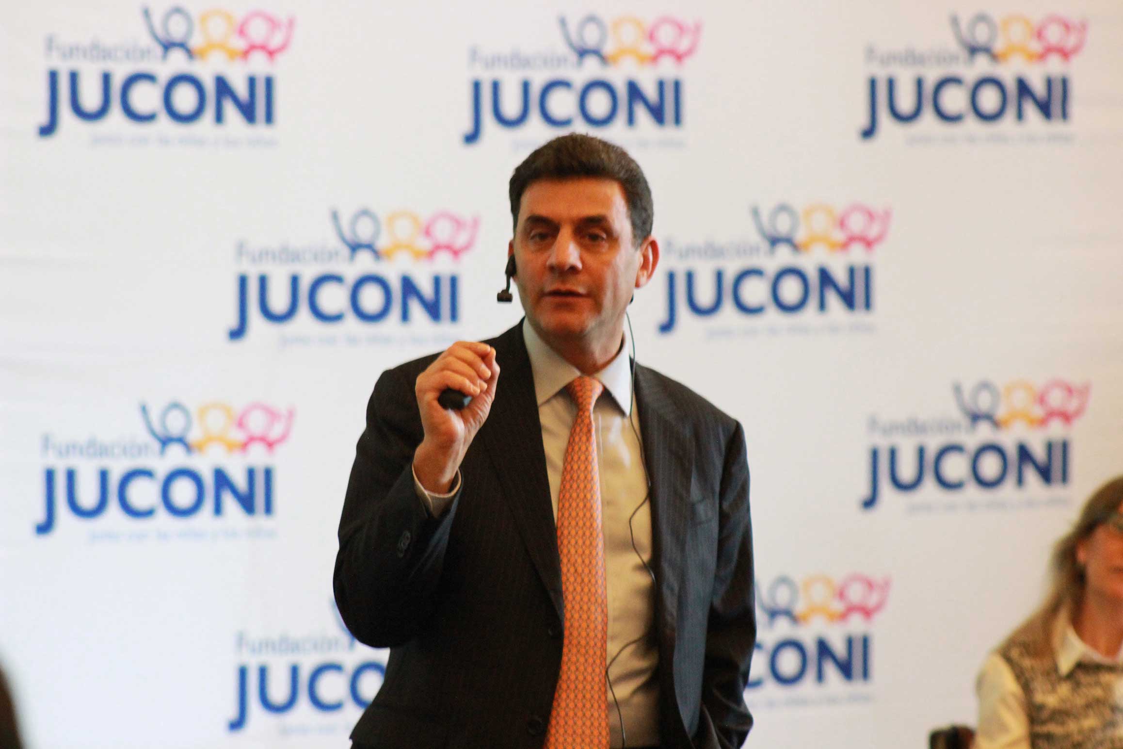 Lanza Fundación Juconi campaña para recaudar fondos